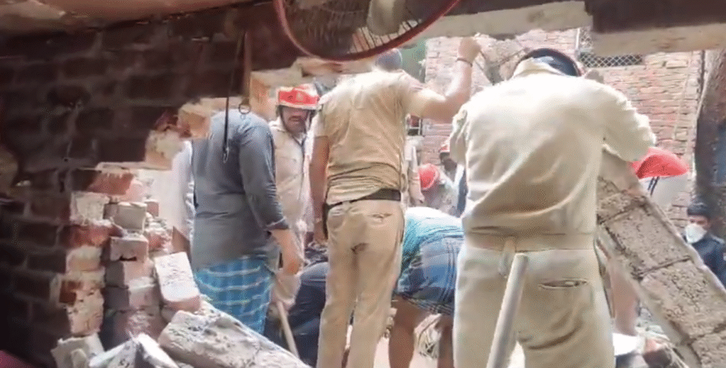 4-Storey Building Collapses In Delhi's Seelampur, Several Feared Trapped; 4 Rescued