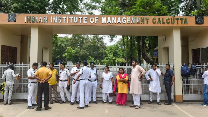 Rape At IIM Calcutta Or Accident? Father Denies Daughter’s Claim, Case Takes Bizarre Turn