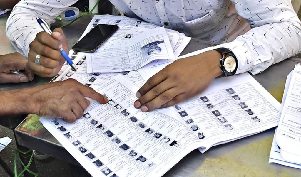 EC Defends Exclusion of Aadhaar, Voter ID, Ration Card From Bihar Voter List Revision in Supreme Court