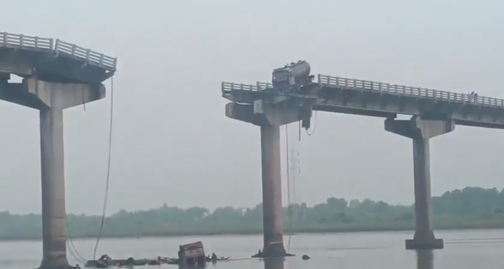 8 Dead as Portion of Gambhira Bridge Collapses in Gujarat, Vehicles Plunge Into River