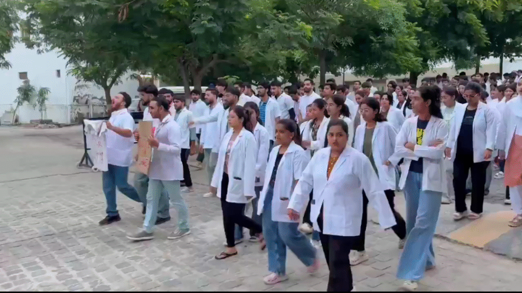 Udaipur College Erupts in Protest After MBBS Student's Suicide, Note Alleges 'Torture' by Staff