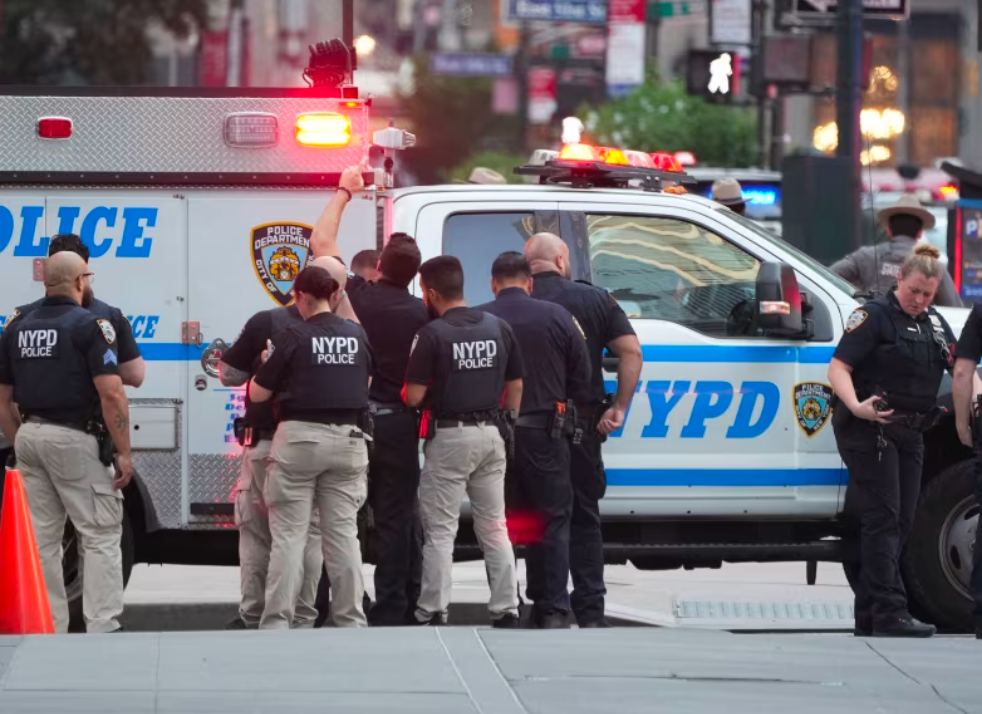 5 Dead in Manhattan Skyscraper Shooting, Including NYPD Officer; Gunman Neutralised