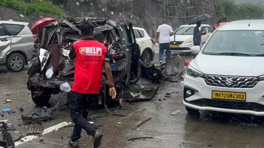 Massive Pile-Up on Mumbai-Pune Expressway: One Dead, 18 Injured as Container Truck Rams 20 Vehicles
