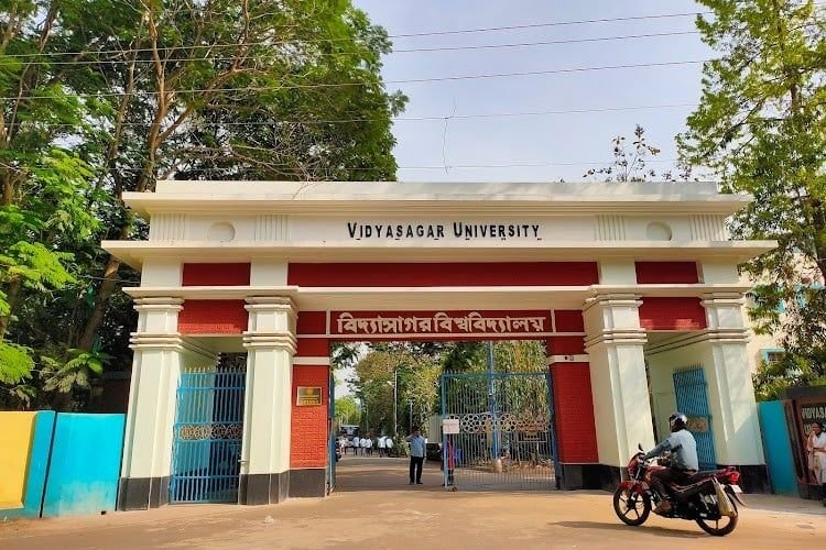Bengal University Sparks Outrage After Exam Paper Labels Freedom Fighters as 'Terrorists'