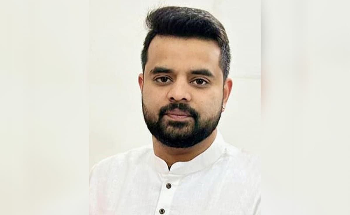 61chqhm_prajwal-revanna_650x400_29_april_243764972830005516209