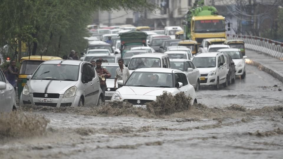 delhi-rain-water-logging-traffic-delhi-india_a0375b38-90fb-11e8-90d0-8f805b857cc77022295602906591910
