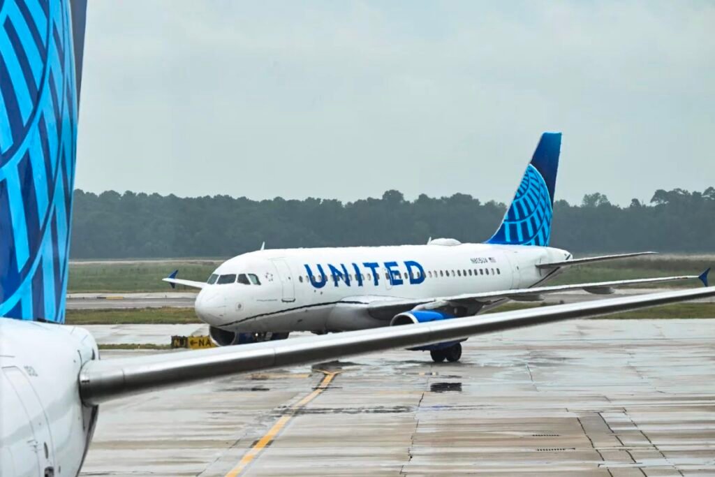 United Airlines Grounds All Flights Over System-Wide Tech Issue, Thousands Stranded
