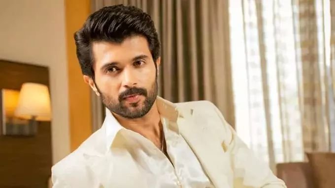 Vijay Deverakonda's Car Meets With Accident In Telangana, Actor Escapes Unhurt